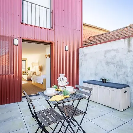 Apartment Lays' House *